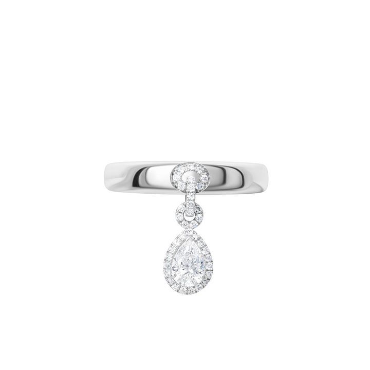 Fine jewellery on white background, e-commerce photography in Dubai