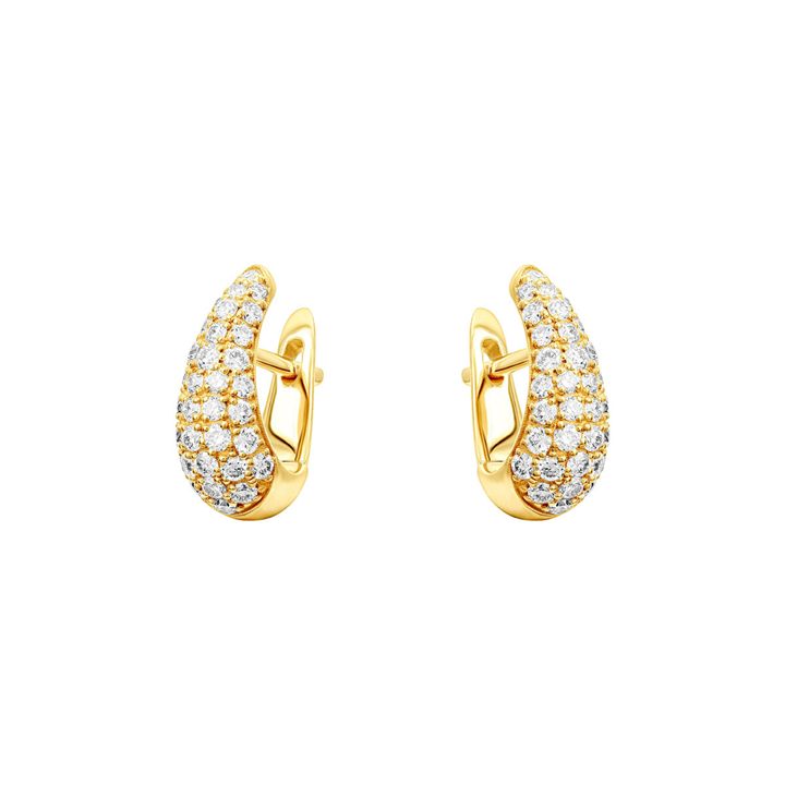 Fine jewellery on white background, e-commerce photography in Dubai
