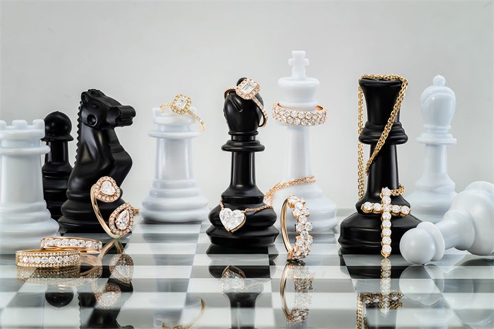 Fine jewellery photography by Moataz Hachem, Dubai