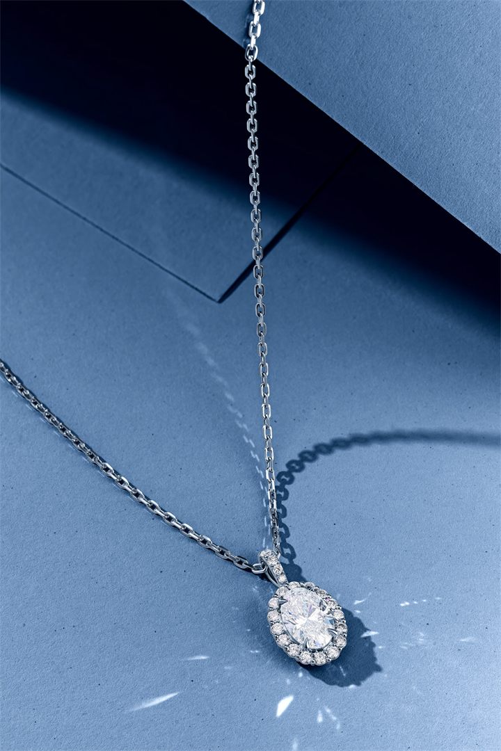 Fine jewellery photography by Moataz Hachem, Dubai