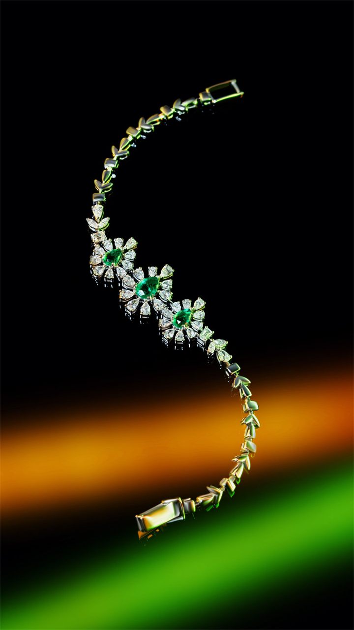 Fine jewellery photography by Moataz Hachem, Dubai
