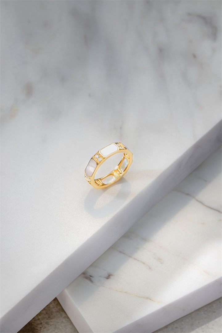 Fine jewellery photography by Moataz Hachem, Dubai