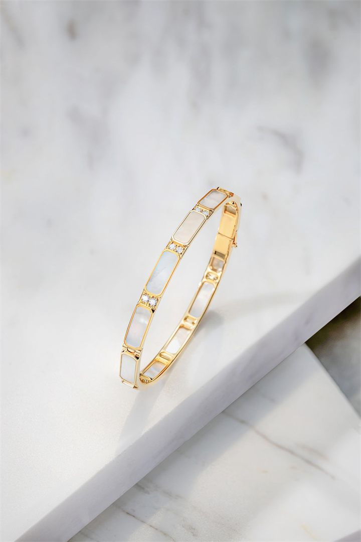 Fine jewellery photography by Moataz Hachem, Dubai