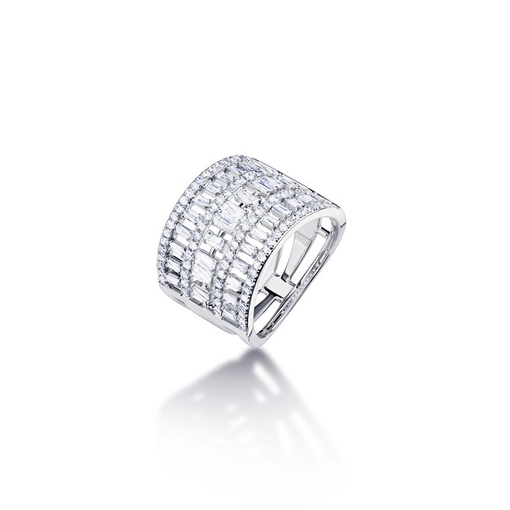 Fine jewellery photography by Moataz Hachem, Dubai