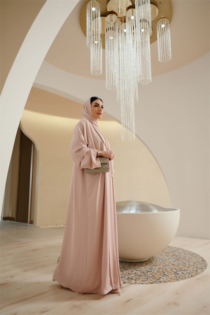 People and lifestyle photography in Dubai by Moataz Hachem