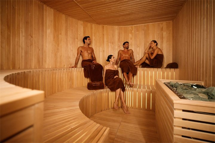 People and lifestyle photography in Dubai by Moataz Hachem