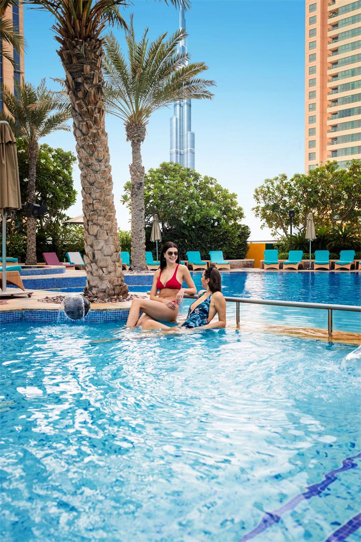People and lifestyle photography in Dubai by Moataz Hachem